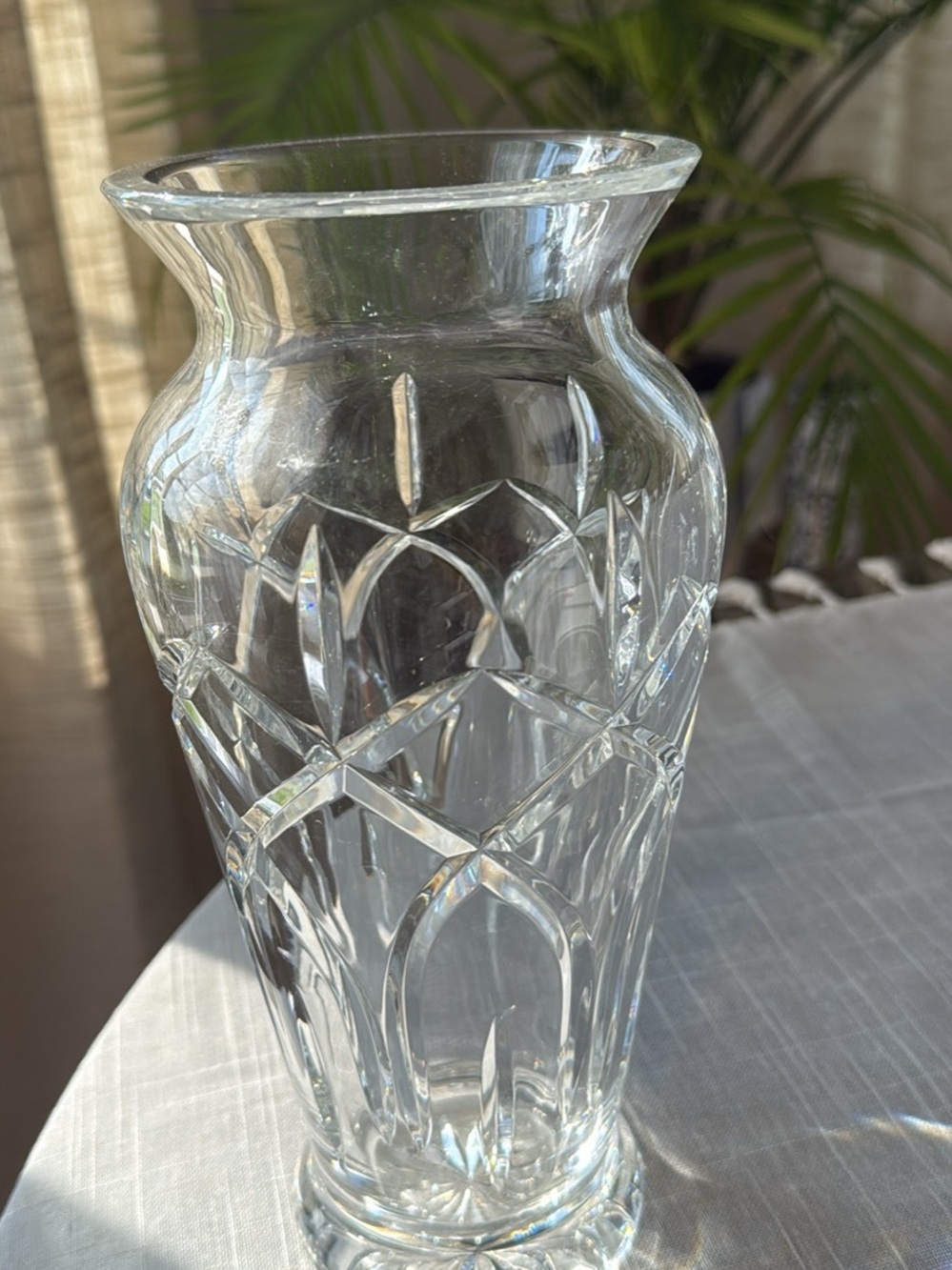Elegant Clear Cut Crystal Vase with Lattice Pattern - Picture 3 of 5